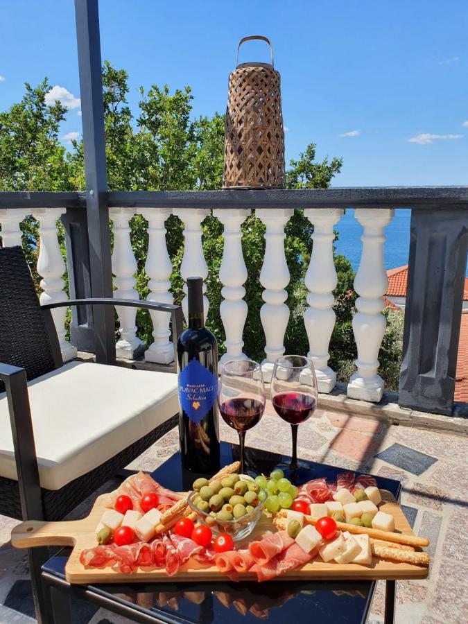 Apartment Masline